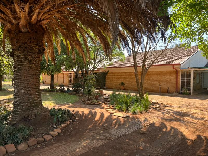 6 Bedroom Property for Sale in Koster North West